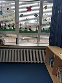 Foto Fenster mit Weihnachtsschmuck